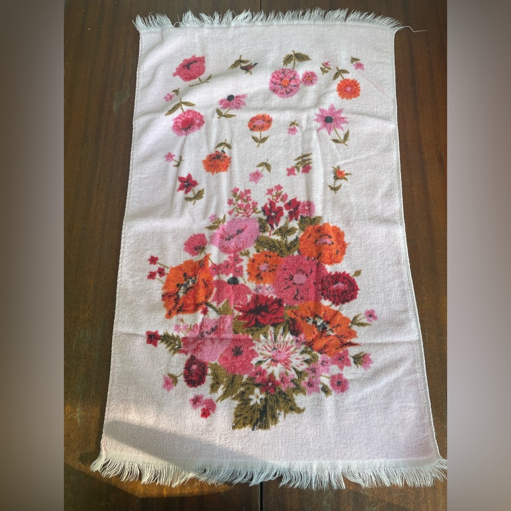 Vintage State Pride Pink Floral Hand Towel